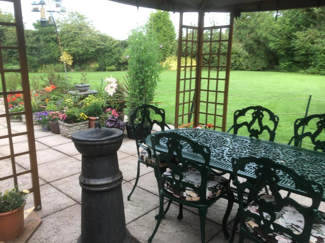 Castle Farmhouse Bed And Breakfast Glenfield Esterno foto