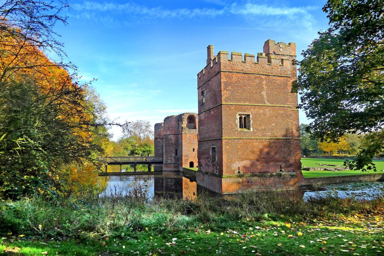Castle Farmhouse Bed And Breakfast Glenfield Esterno foto